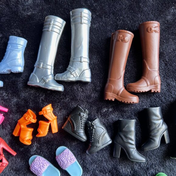 Big Lot of Barbie doll shoes Boots & Heels + Free Gift - Picture 8 of 10